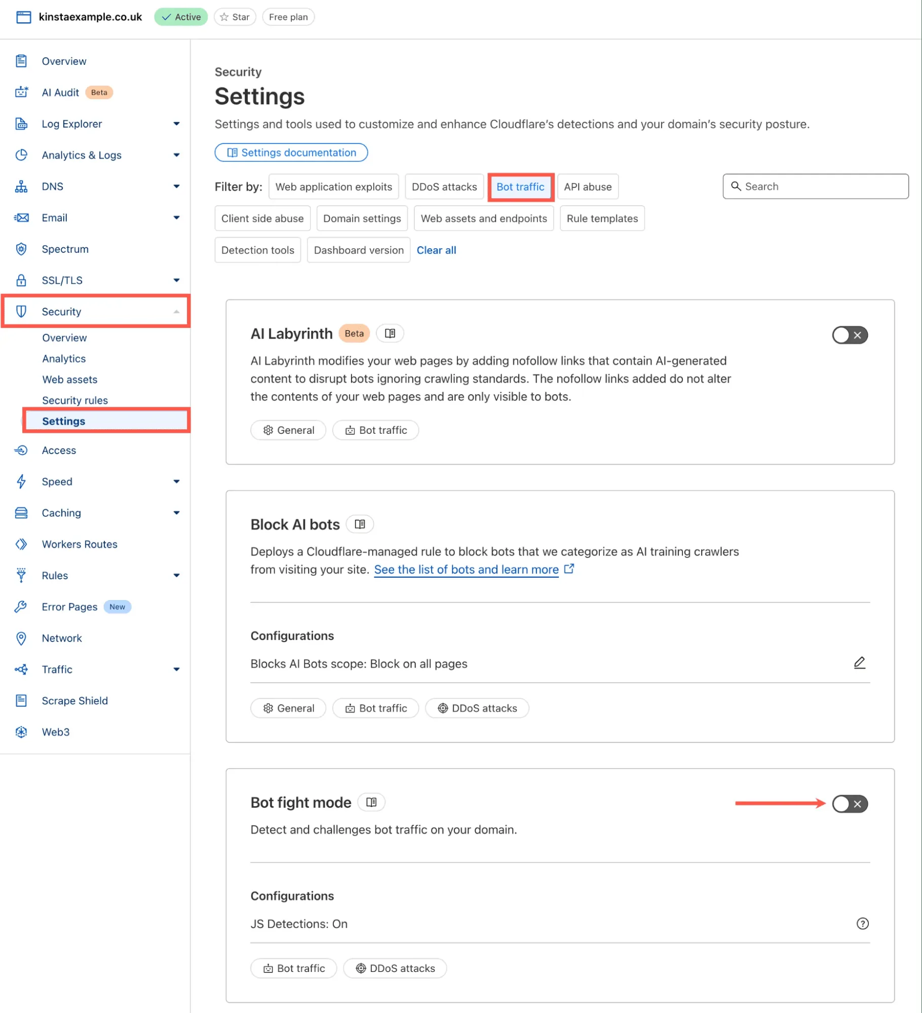 显示 Bot Fight Mode 配置选项的 Cloudflare 仪表板截图，用于增强安全性。